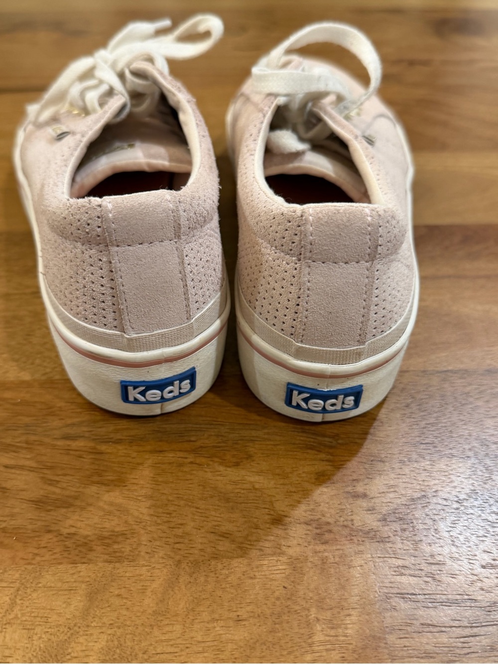 Keds Pink/Lavender Suede Low-Top Lace Sneakers with Gold Eyelets Size 7 - Picture 2 of 12